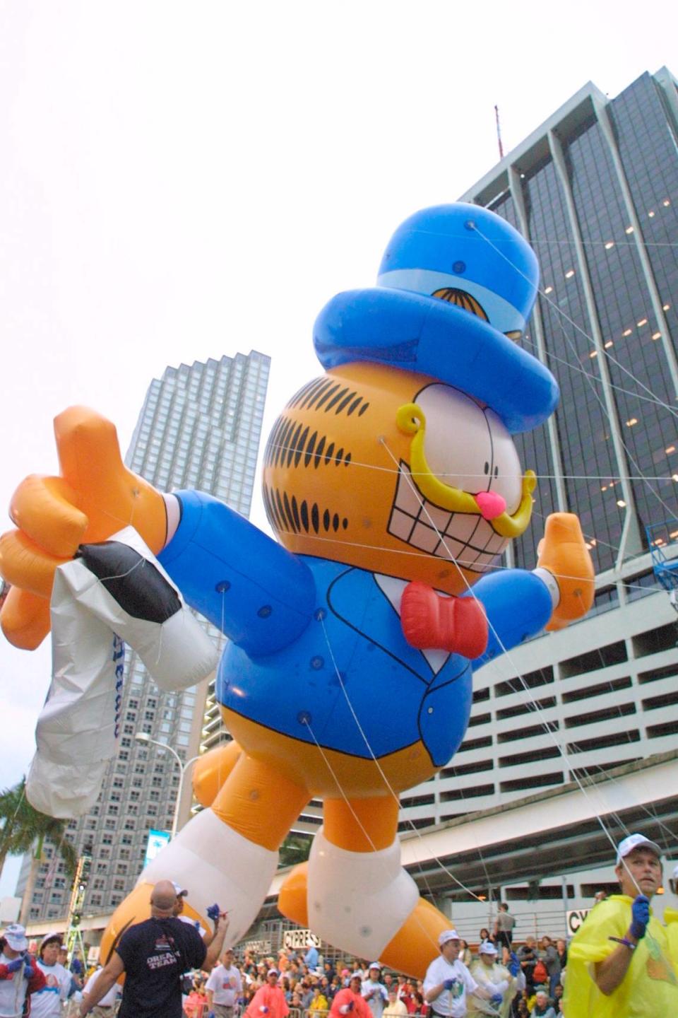 Garfield makes an appearance in downtown Miami.
