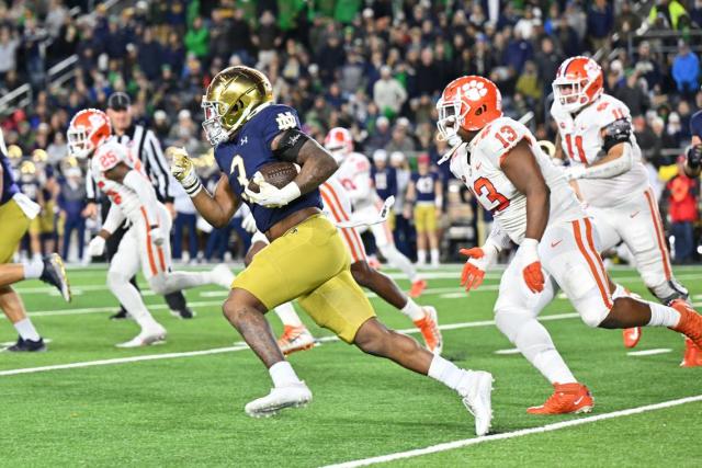 How did Notre Dame football handle its road test against Clemson?