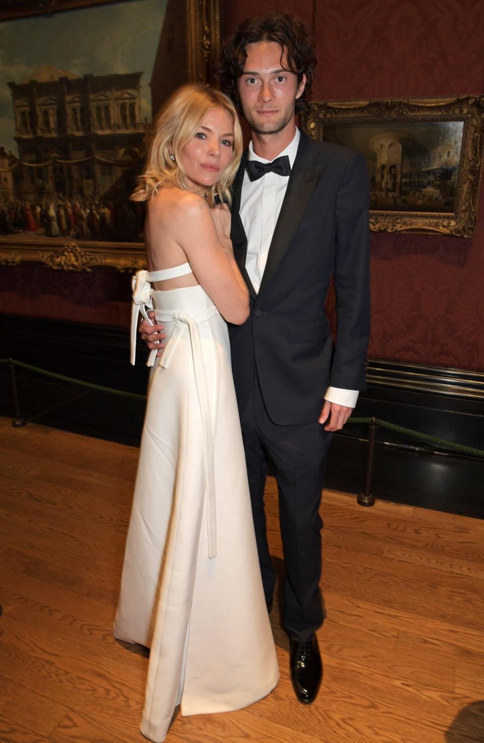 Sienna Miller and Oli Green in 2022 (Dave Benett / Getty Images)