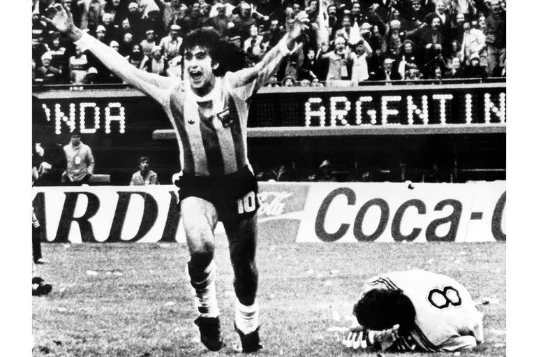 Mario Alberto Kempes en imagenes de archivo de la final de la copa del mundo Argentina 1978 frente a Holanda.