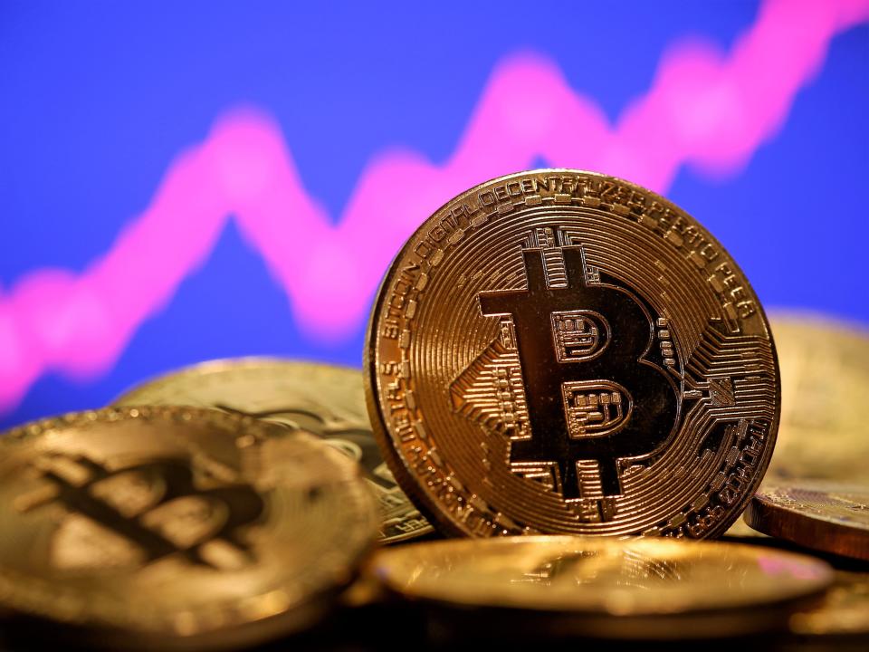 <p> El precio de bitcoin ha alcanzado un nuevo máximo histórico tras el respaldo adicional de los bancos de inversión de Wall Street</p> (Reuters)