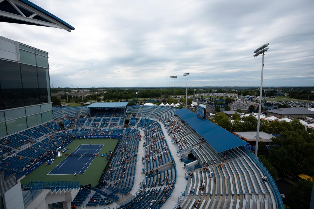 Local tennis star exits Western & Southern Open. Here's Monday's match
