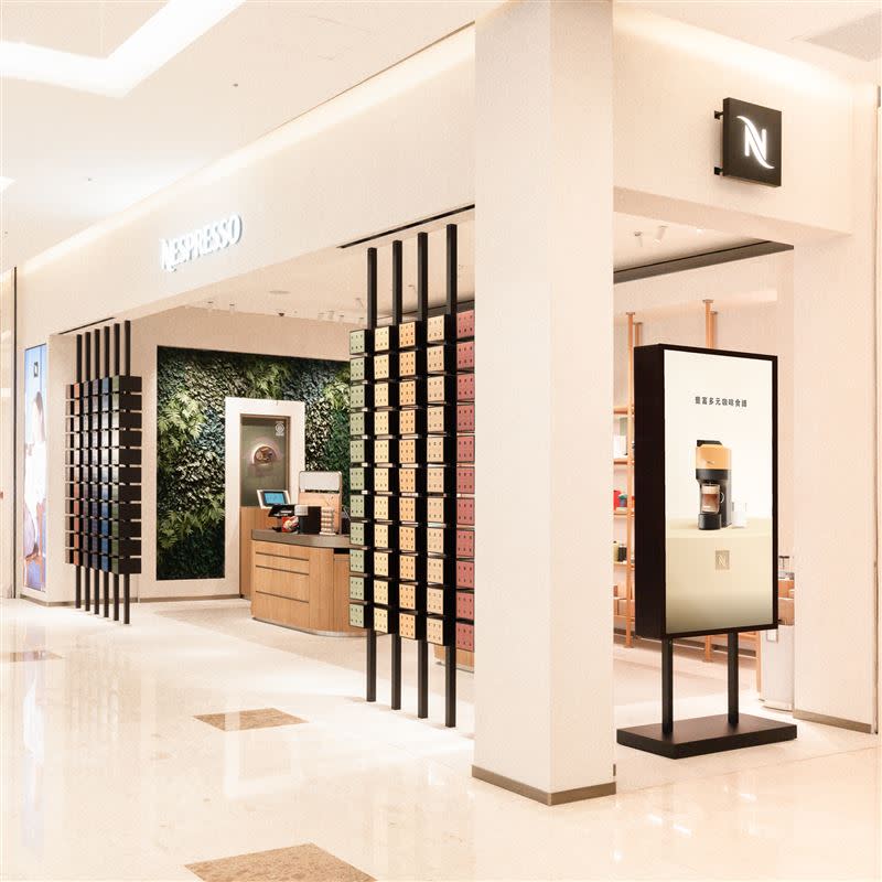 Nespresso新竹科技體驗精品店全店導入電子櫥窗科技。（圖／品牌業者提供）