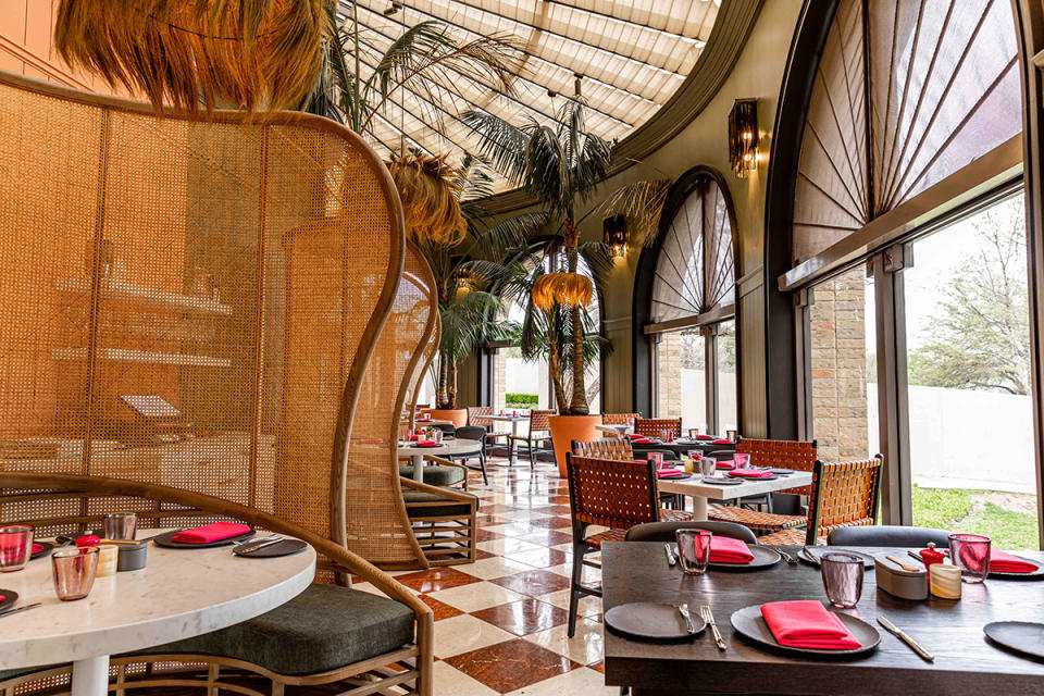 A restaurant at Ritz-Carlton Dallas, Las Colinas