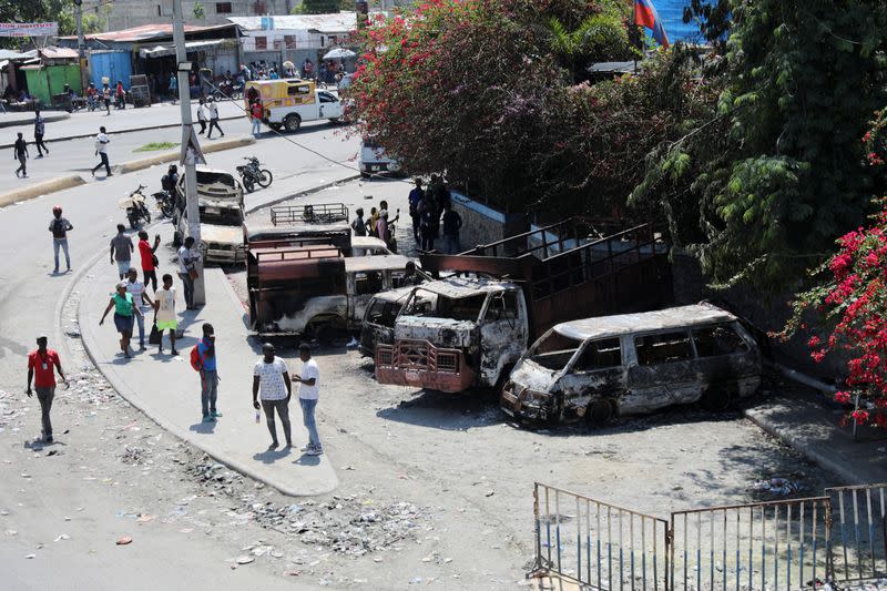 Armed gangs burnt vehicles and a sub-police station, in Port-au-Prince