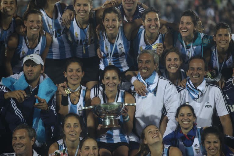 En 2010, las Leonas se consagraron en Rosario, en una edición mundialista sin precedentes; brillaron de la mano de Luciana Aymar.