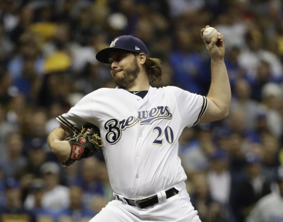 Astros sign veteran left-hander Wade Miley, who's coming off surprisingly sold season with Brewers. (AP)