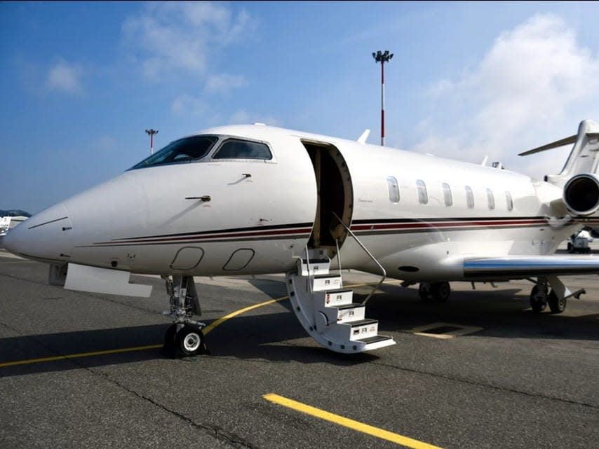 Bombardier Challenger 350 from the NetJets fleet 3