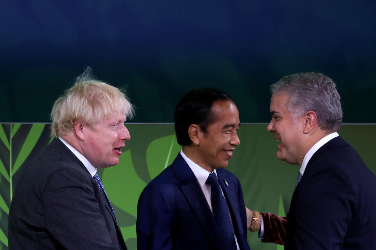 Boris Johnson, Primer Ministro británico, Iván Duque, Presidente de Colombia y Joko Widodo, Presidente de Indonesia son algunos de los líderes políticos reunidos en la COP26 de Glasgow @ imagen REUTERS/Yves Herman