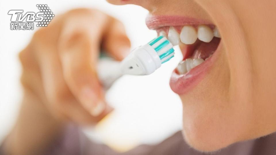 刷牙都無法緩解口臭症狀讓病患相當納悶。（示意圖／Shutterstock達志影像）
