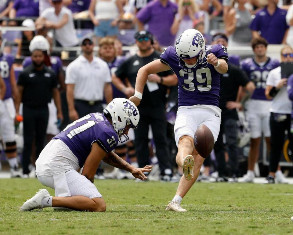 TCU place kicker Griffin Kell (39) misses a go ahead field goal in the first half of a NCAA football game at Amon G. Carter Stadium in Fort Worth,Texas, Saturday Sept. 02, 2023. Colorado led 17-14 at the half. (Special to the Star-Telegram Bob Booth)