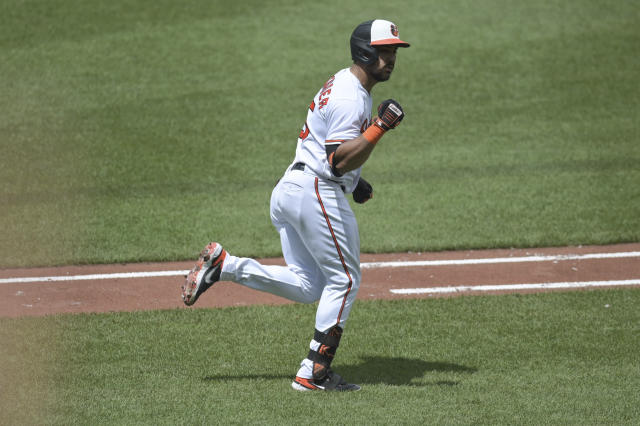 Mariners score 7 in the 8th to cap a 13-1 win over the Orioles