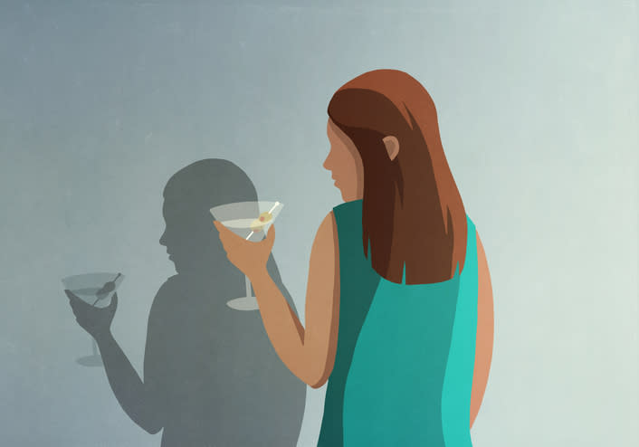 Más enfermedad hepática en mujeres a causa del alcohol en EE.UU.