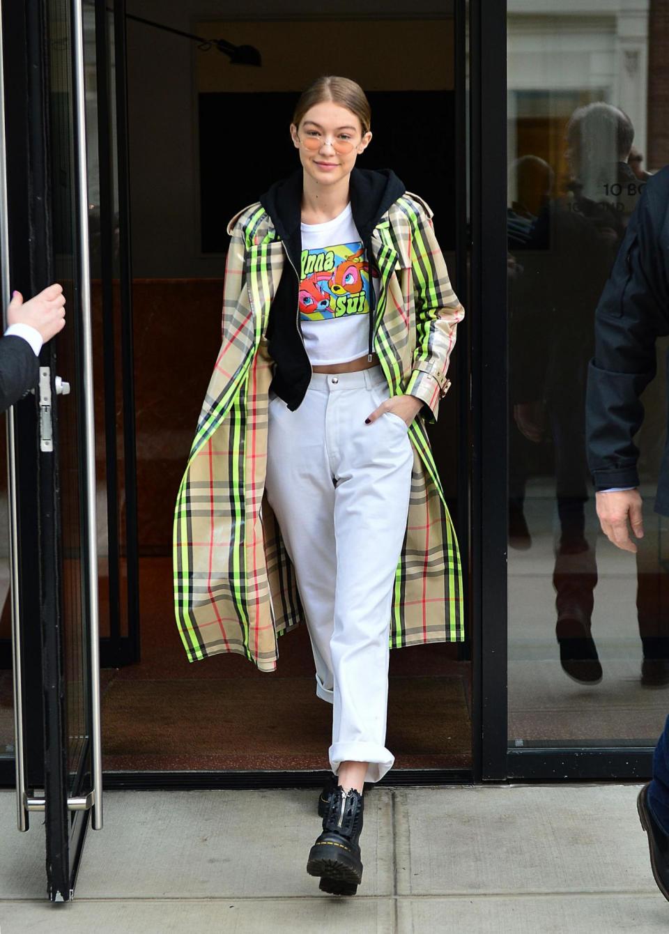 Gigi Hadid sports mom jeans