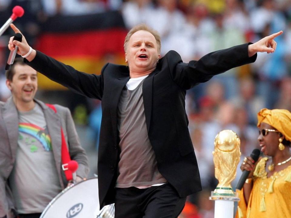 Herbert Grönemeyer während seines Auftritts bei der Eröffnungsfeier zur Fußball-WM 2006 in München. (Bild: imago/Team2)