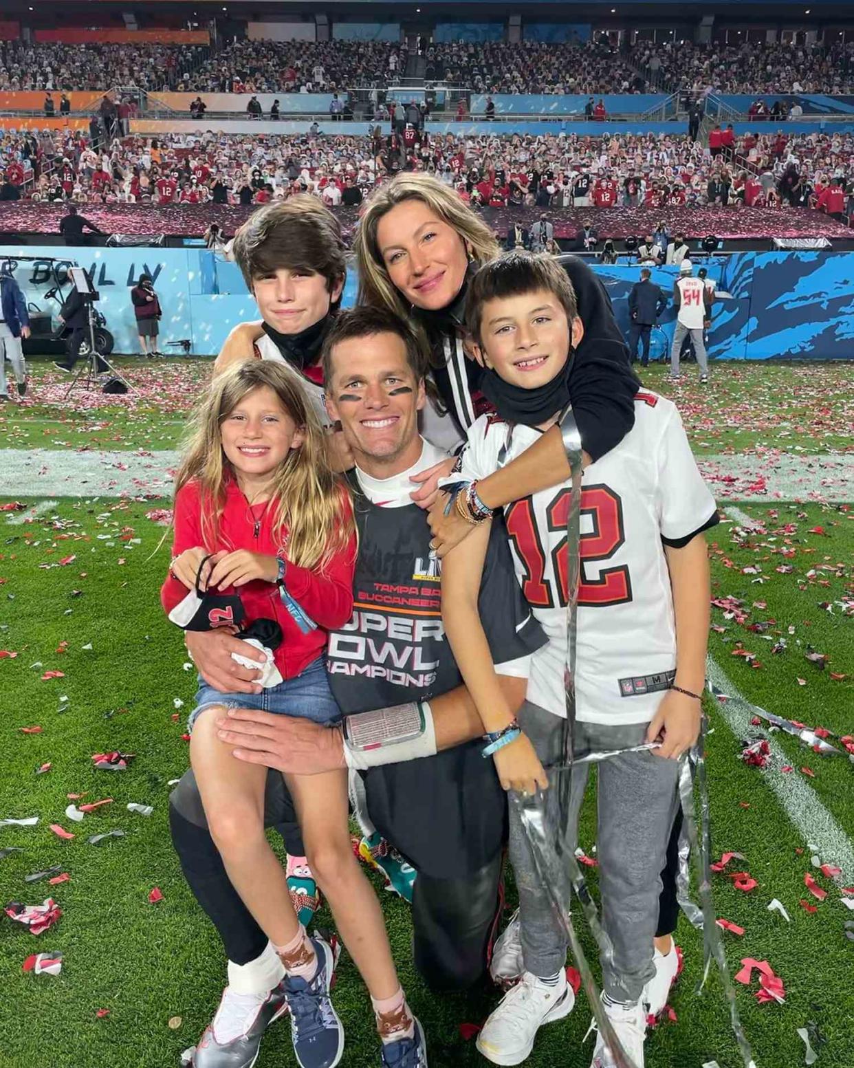 Tom Brady, Gisele Bundchen, and family