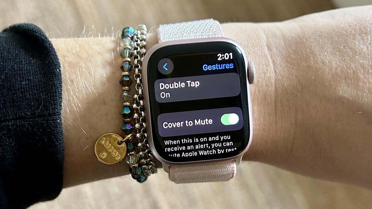 11 tips for setting up your new Apple Watch. 