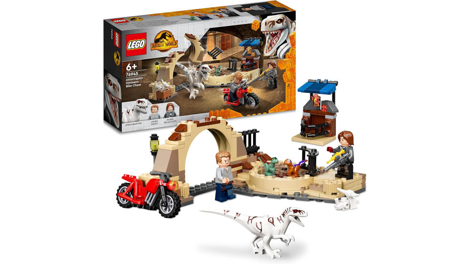 LEGO Jurassic World 76945 Atrociraptor Dinosaur: Bike Chase (169 Pieces). (Photo: Amazon SG)