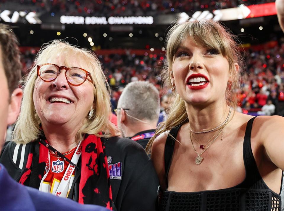 Donna Kelce, Taylor Swift