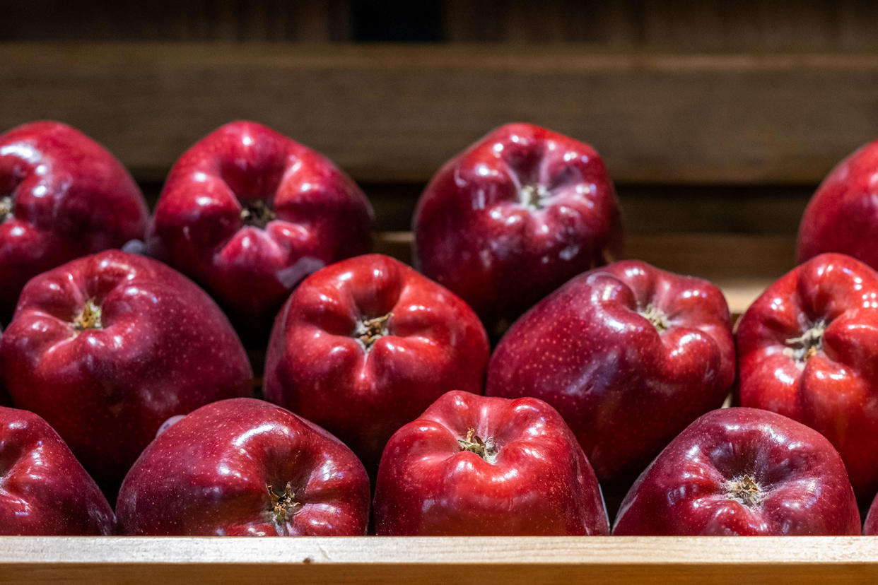 Red delicious apples Getty Images/Sergio Mendoza Hochmann