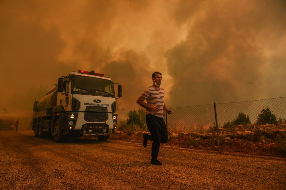 APTOPIX Turkey Wildfire (Copyright 2021 The Associated Press. All rights reserved)