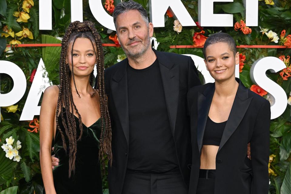 Nico Parker, Ol Parker and Ripley Parker attend the "Ticket To Paradise" World Premiere