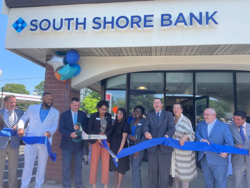 South Shore Bank celebrated the opening of its new location in Brockton with a ribbon-cutting and reception attended by a host of city and community leaders.  The event was organized in partnership with the Metro South Chamber of Commerce and held at the new South Shore Bank Brockton Banking Center at 1280 Belmont St.