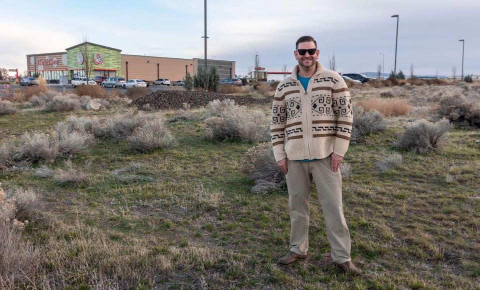 Chris Corbin is breaking ground on Summer’s Hub, a food truck and vendor hub in Kennewick centered around a 1,000-square-foot dining space complete with a Tri-Cities location of Brady’s Brats and Burgers.