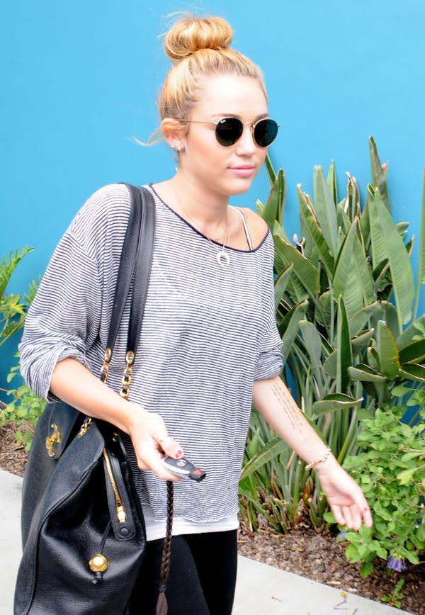 New Pics Of Miley Cyrus Raise Cutting Concerns Again, Experts Say