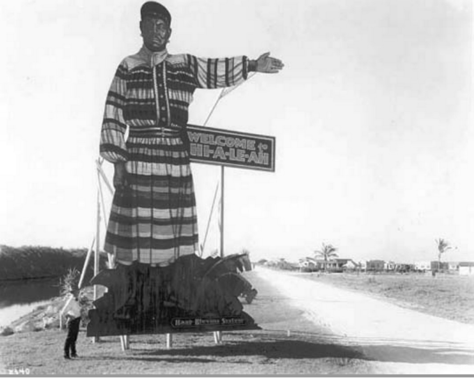 Letrero que representa a Seminole Jack Tigertail da la bienvenida a los visitantes a Hialeah en 1921