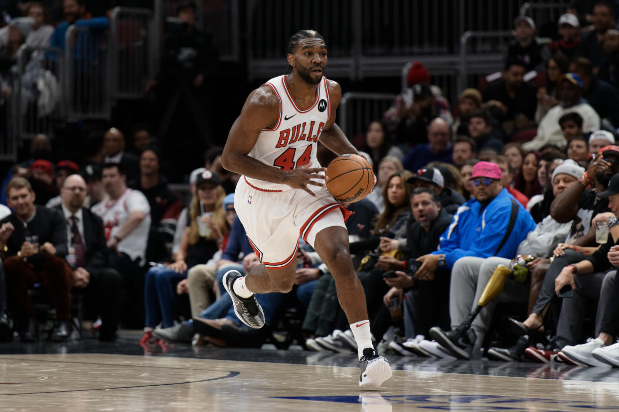 CHICAGO, ILLINOIS - JANUARY 12:  Patrick Williams #44 of the Chicago Bulls controls the ball against the Golden State Warriors on January 12, 2024 at United Center in Chicago, Illinois.   NOTE TO USER: User expressly acknowledges and agrees that, by downloading and or using this photograph, User is consenting to the terms and conditions of the Getty Images License Agreement.  (Photo by Jamie Sabau/Getty Images)