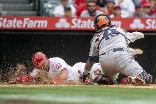 Alex Bregman and his #DugoutStareChallenge a big hit