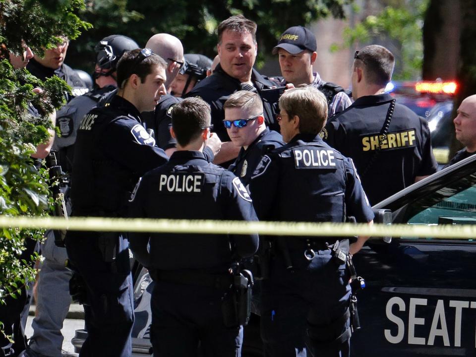 seattle police officers shot