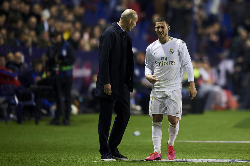 Eden Hazard of Real Madrid injured talking with Zinedine Zidane during the Liga match between Levante UD and Real Madrid CF at Ciutat de Valencia on February 22, 2020 in Valencia, Spain. (Photo by Jose Breton/Pics Action/NurPhoto via Getty Images)