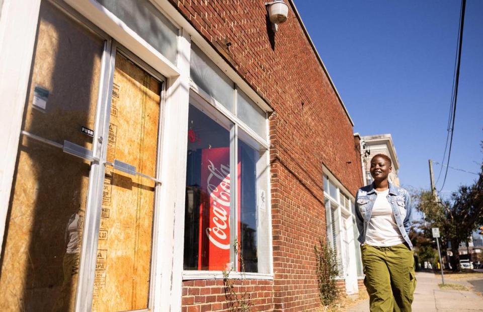 As a fifth-generation Charlottean, Mia Love Live was well familiar with popular places that no longer are around in town, including Price’s Chicken Coop.