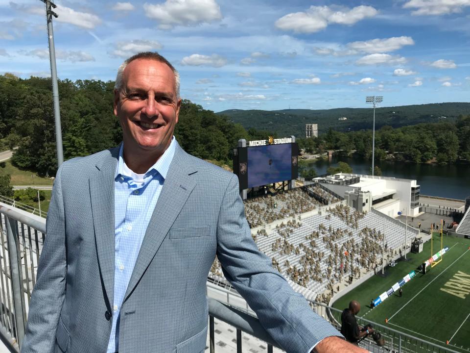 Bob Beretta left the United States Military Academy at West Point in 2021 to direct Le Moyne College's athletic department.