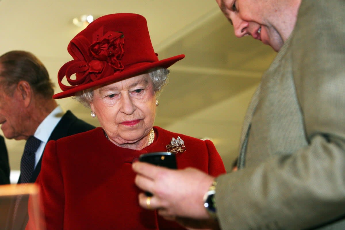 The Queen visiting the Vodafone global headquarters in Newbury (Paul Grover/Daily Telegraph/PA) (PA Archive)