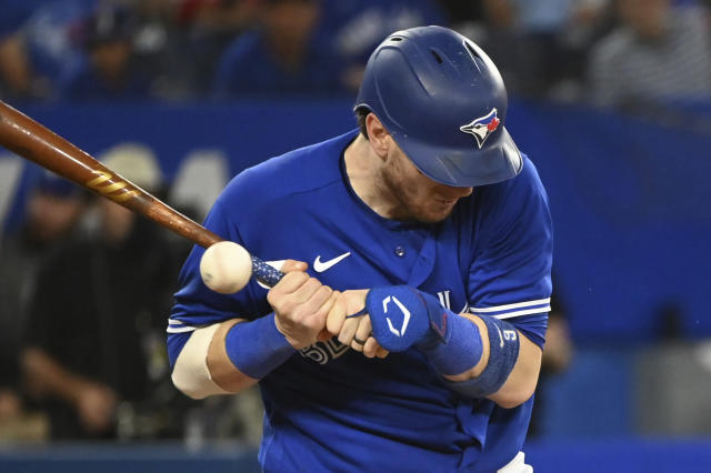 Hernández, Guerrero homer to back Gausman, Jays top Cubs 5-3