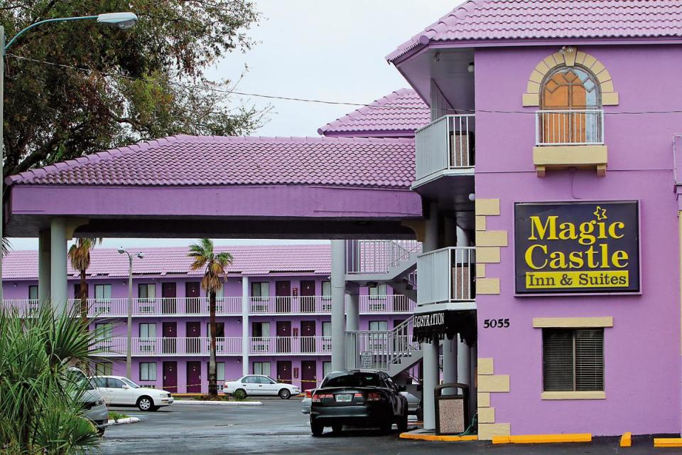 《歡迎光臨奇幻城堡》拍攝的真實場景，就是位於佛羅里達迪士尼樂園附近的汽車旅館。（東方IC）