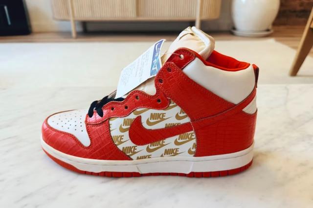 Rare Supreme x Nike SB Dunk High Samples Are up for Auction at