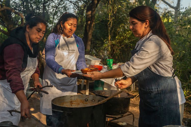 El Impenetrable; cocineras; Sociedad; La Armonía; turismo