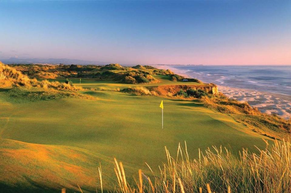 Dunas del Pacífico en Bandon Dunes, Bandon, Oregon;  No. 2 en Golfweek's Best: Resort Courses, 2017