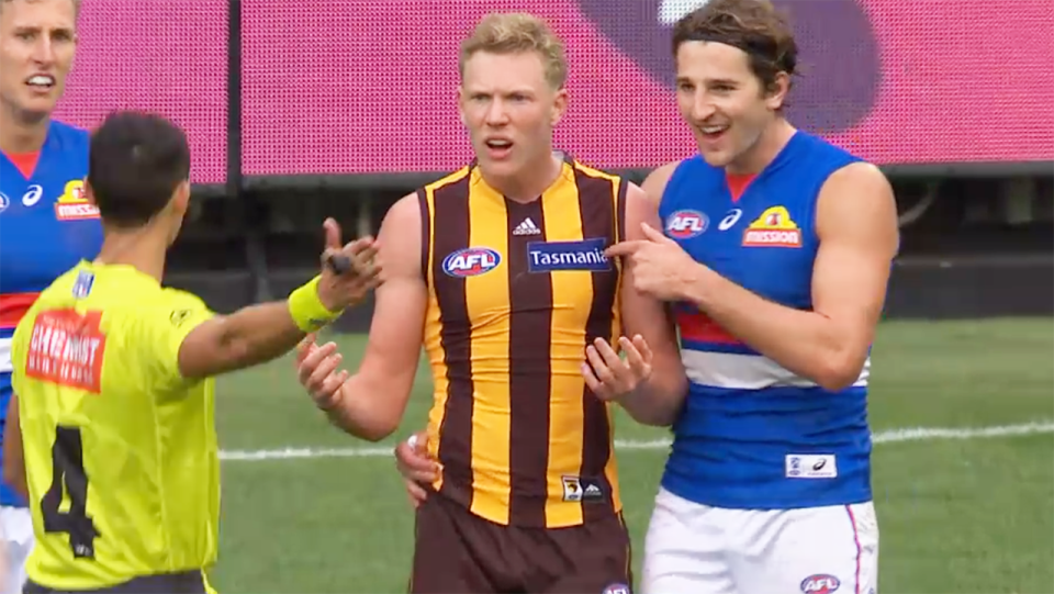 The Bulldogs earned a controversial free kick after James Sicily’s push. Pic: Channel 7