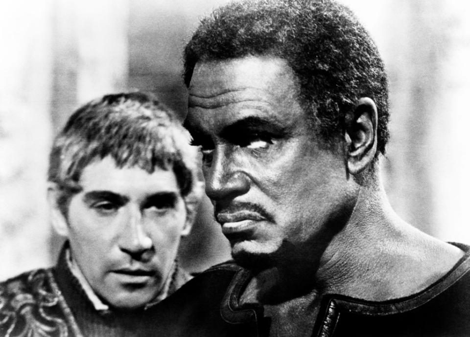 OTHELLO, from left: Frank Finlay, Laurence Olivier, 1965
