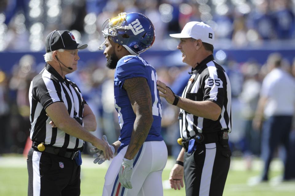 Odell Beckham Jr. talks to the officials (AP)