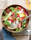 <p>Découvrez la recette de la <b><a href="https://www.elle.fr/Elle-a-Table/Recettes-de-cuisine/Salade-de-tomates-et-fruits-2718650" rel="nofollow noopener" target="_blank" data-ylk="slk:Salade de tomates et fruits" class="link ">Salade de tomates et fruits</a></b></p><br>
