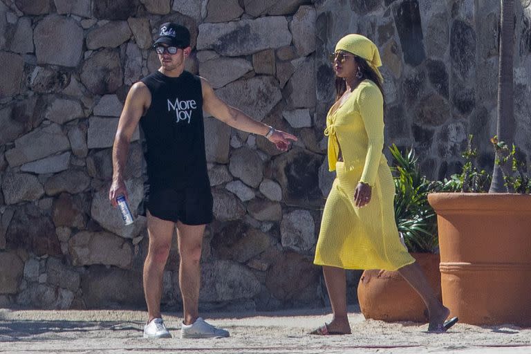 El matrimonio se mostró a pura sonrisa en sus días de relax