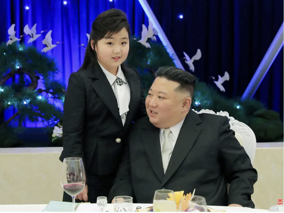 Über Kims Tochter ist nur wenig bekannt.  - Copyright: KCNA über Reuters