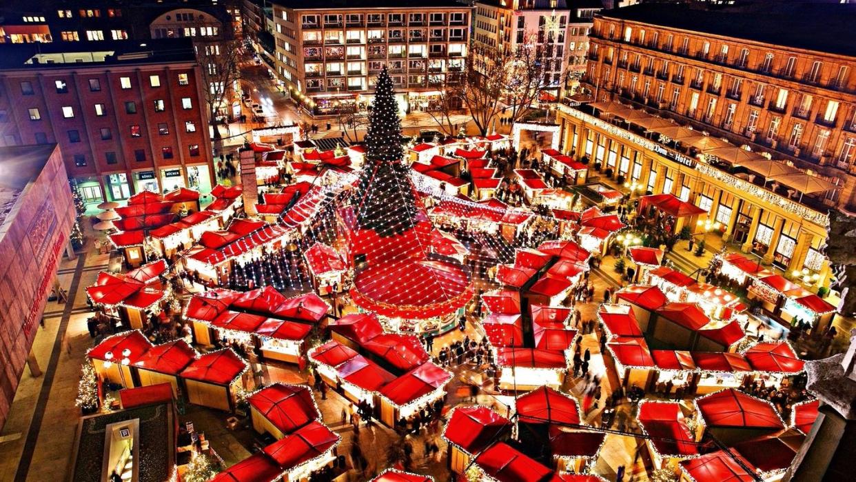 christmas market at cologne cathedral