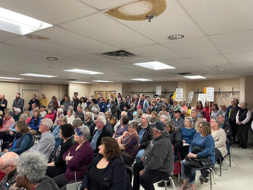 Hundreds of people attended a town hall Friday evening in support of landowners facing expropriation in Wilmot Township. 